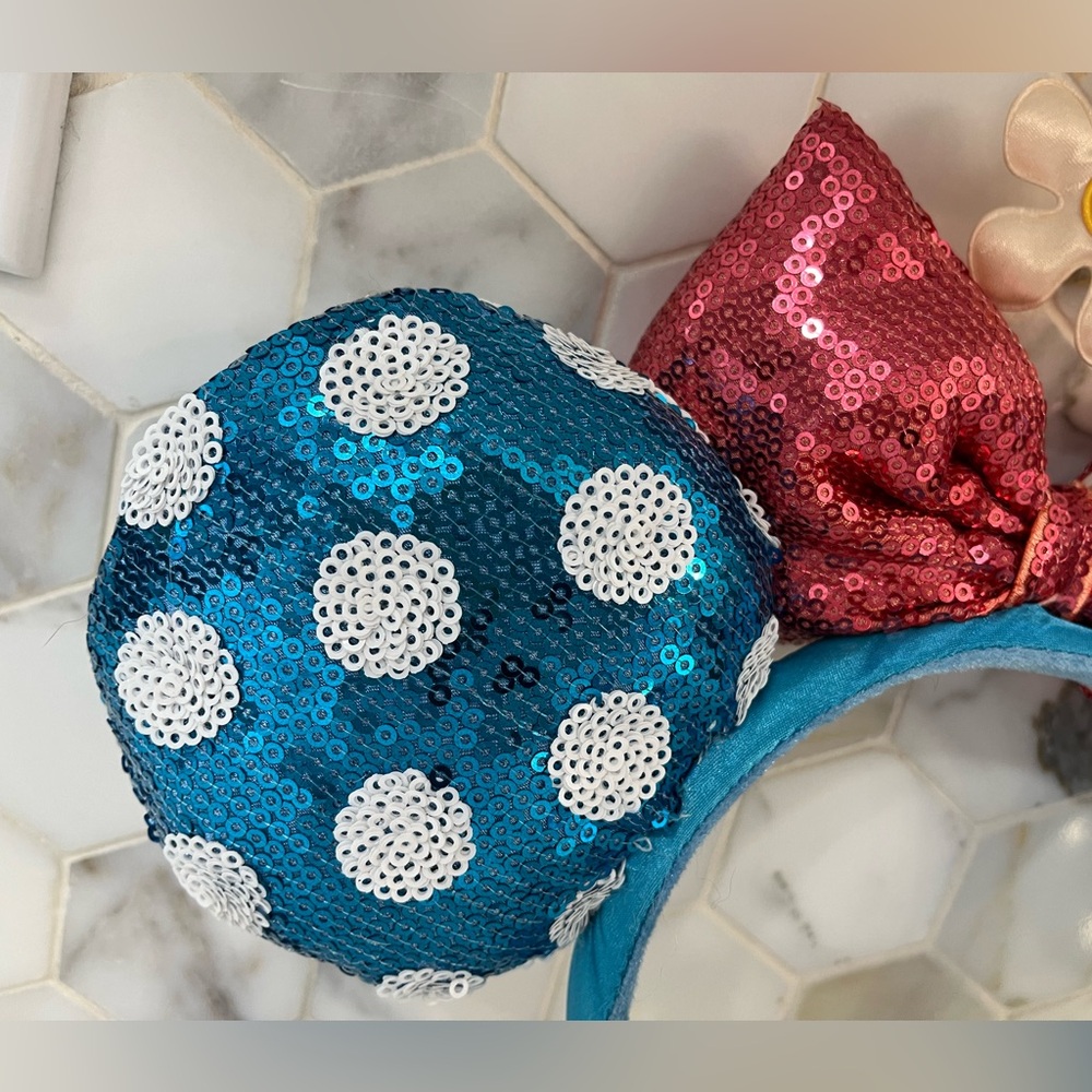 Disney Parks Classic Minnie Ear Sequin Headband Blue Polka Dot Red Bow and Daisy - Picture 11 of 16